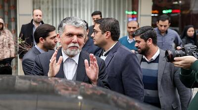  عارف: شاید وزیر ارشاد با لباس مبدل به جشنواره فجر آمده!