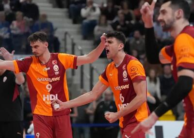  هواداران و بازیکنان گالاتاسرای به جان هم افتادند!