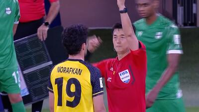  لحظه اخراج نورافکن مقابل الاهلی دوحه