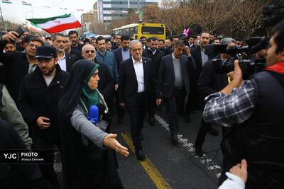  حضور رییس جمهور در راهپیمایی ۲۲ بهمن ۱۴۰۴ تهران