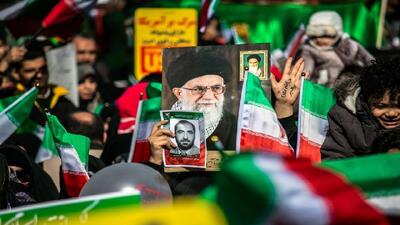  حضور سمنانی ها در طلیعه شکوه راهپیمایی ۲۲ بهمن+ تصاویر