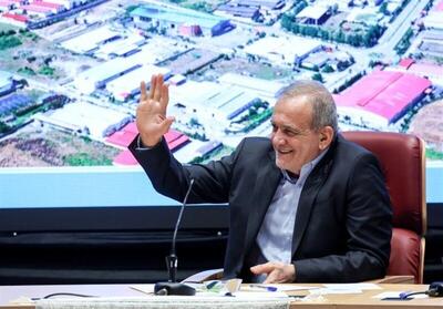  پزشکیان: مردم در راهپیمایی ۲۲ بهمن نشان دادند که گول بلندگو‌های بیگانه را نمی‌خورند