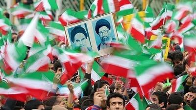  قدرت نمایی مردمی