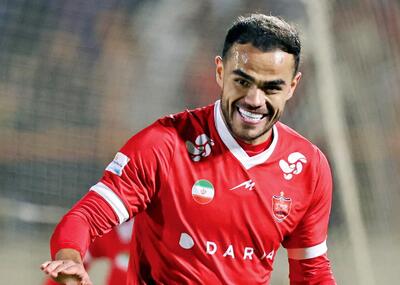  آیا اورونوف نیمکت‌نشین می‌شود؟ | جزئیات تصمیم کادرفنی و وضعیت بازیکن / اورونوف و نیمکت‌نشینی؛ تاثیر بر ترکیب تیم و بازی‌های آینده / بررسی آخرین اخبار؛ احتمال نیمکت‌نشینی اورونوف و واکنش‌ها به تصمیم فنی