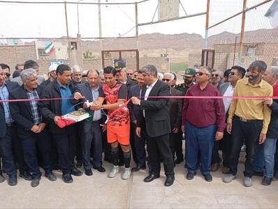  برنا - گروه استان ها: آیین افتتاح و بهره برداری از زمین چمن مصنوعی مینی فوتبال حضرت ولیعصر «عج» روستای خانیک مجد بشرویه