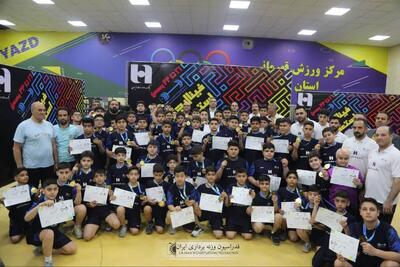  برگزاری فینال جشنواره استعدادیابی وزنه برداری کشور و انتخابی تیم ملی نونهالان در یزد