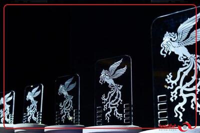  بغض یزدانی خرم نویسنده فیلم سینمایی نیمه شب هنگام اهدای سیمرغ