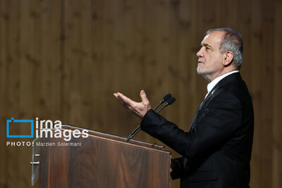  رئیس‌جمهور: همه راه‌ها را بر ما بسته‌اند / هر کس می‌تواند مشکلی را حل کند، مسئولیت بگیرد