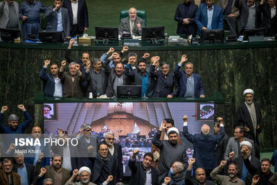  نمایندگان مجلس: آمریکا با علم به شروط ایران پای میز آمده / غنی‌سازی صفر خط قرمز تهران  مذاکره فقط هسته‌ای و برای لغو تحریم‌ها است / ایران از موضع اقتدار وارد گفت‌وگو شده است