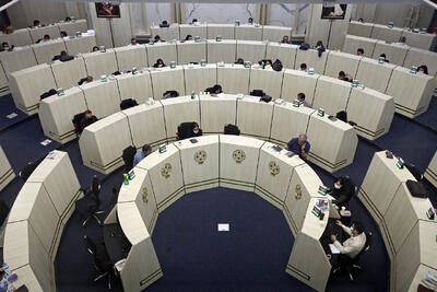  اثر توافق احتمالی ایران و آمریکا بر بورس | فلاح: ترس فعلی بازار، ترس از بحران نیست، احتیاط معامله‌گری است