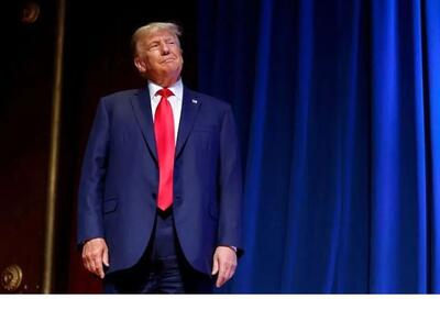  واکنش تهدیدآمیز مارک لوین به تصویر اعدام ترامپ در راهپیمایی تهران + عکس