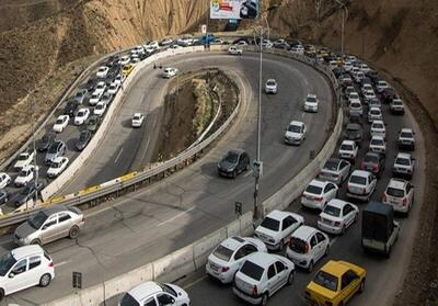  پلیس راه مازندران: ترافیک پر حجم، اما روان در محور‌های مواصلاتی/ مه گرفتگی و احتمال ریزش سنگ در ارتفاعات