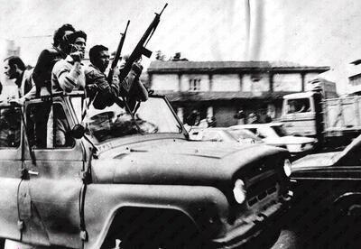  انقلاب ۵۷ با اسلحه پیروز نشد