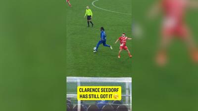  حرکت‌ دیدنی‌ کلارنس سیدورف در بازی خیریه اخیر ستارگان فوتبال