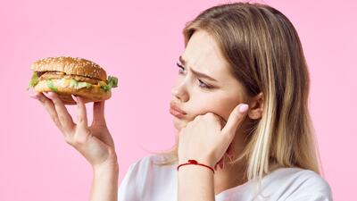  اگر اعصاب تان خورده؟ این 10 خوراکی را همین امروز خط بزنید!