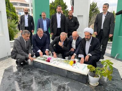  ادای احترام رئیس‌ جمهور به مقام شامخ شهدای استان گلستان