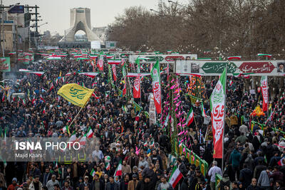  میانگین حضور مردم در راهپیمایی ۲۲ بهمن امسال، ۵۳درصد بود