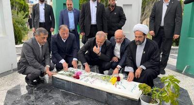  پزشکیان به مقام شهدای گلستان ادای احترام کرد | جهان نیوز