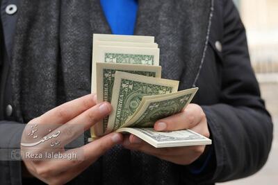  ریزش قیمت دلار آزاد به کانال ۱۶۰ هزار تومان؛ ریزش یا اصلاح موقت؟