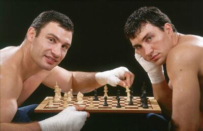  کیش و مات با طعم مُشت؛ آشنایی با دنیای شگفت‌انگیز و پرهیاهوی شطرنج‌-بوکس - پارس فوتبال