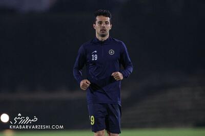  مرسی آقای ملی‌پوش که باز هم به تیم ضربه زدید/ تقصیر داور بود که به جای پاداش به شما کارت داد! - پارس فوتبال