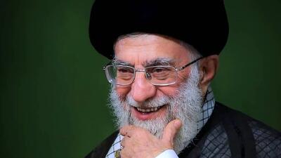  فیلم شوخی صمیمانه رهبری انقلاب با محافظان خود در بیت رهبری / ببینید چه بانمک می خندند