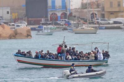  ایتالیا لایحه محاصره دریایی قایق‌های مهاجران را تصویب کرد