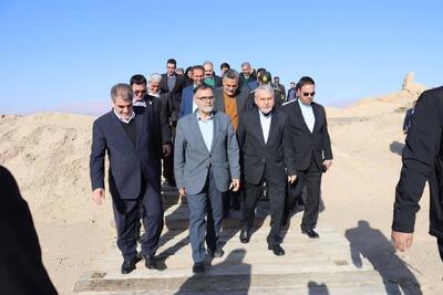  صیانت هوشمندانه از تپه تاریخی حصار و مسجد تاریخانه دامغان/ تپه تاریخی حصار و مسجد تاریخانه دامغان سرمایه راهبردی هویت ایرانی ـ اسلامی محسوب می‌شوند
