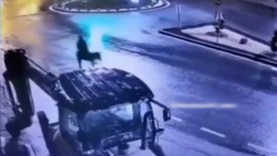  لحظات سرقت عجیب؛ حمله با لیفتراک، فرار با الاغ!