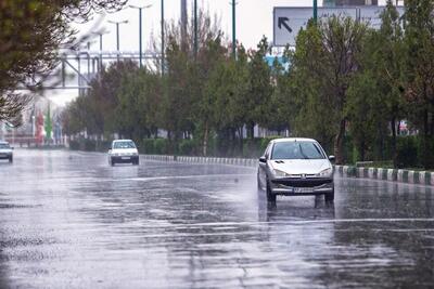  برف و باران در جاده‌های ۱۰ استان