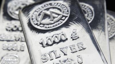  افت قیمت نقره ؛ هر اونس 83 دلار شد