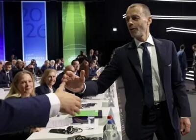  رئیس یوفا: ذره‌ای از احترامم به پرز کم نشد