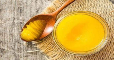  راه حل شگفت‌انگیز خشکی زانو با روغن پوست مرغ!