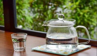  فواید نوشیدن آب گرم
