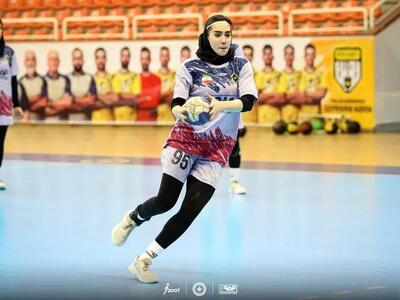  هفته دهم لیگ برتر هندبال زنان/ سنگ آهن بافق صدرنشین شد