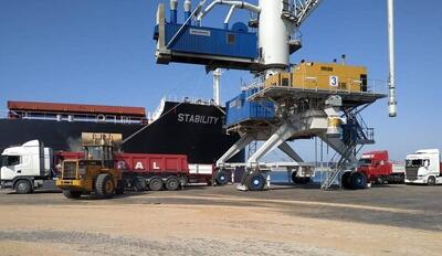  کشتی حامل ۵ هزار تن گندم در ساحل مازندران پهلو گرفت