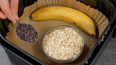  طرز تهیه شیرینی برای چای عصرانه فقط با موز و جو پرک و کمی شکلات