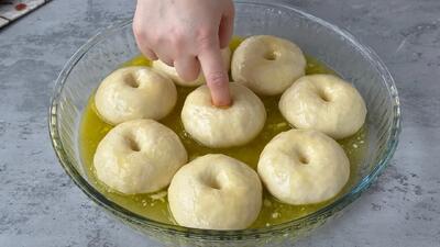  هر کسی می تواند با این روش این پیراشکی ها را درست کند / نرم، سریع و خوشمزه !