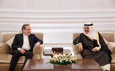  عراقچی وزیر خارجه بحرین را در جریان مذاکرات مسقط قرار داد