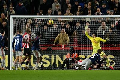  صدرنشین لیگ برتر انگلیس دو امتیاز از دست داد