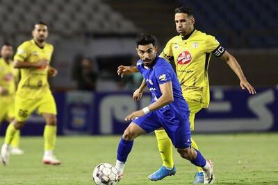  شکست فجرسپاسی مقابل استقلال خوزستان