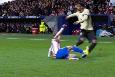  ادعای کارت قرمز مستقیم برای سیمئونه