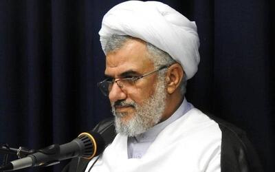  امام جمعه بندرعباس: پیوند ملت ایران با انقلاب، عمیق، زنده و ناگسستنی است
