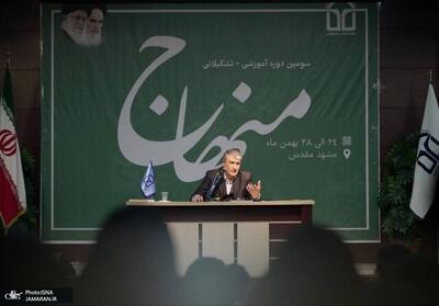  رییس سازمان انرژی اتمی: ایران به‌صورت مکرر اعلام کرده که به دنبال سلاح هسته‌ای نیست/ دشمن به دنبال سیاست «فشار از بیرون و شکستن از درون» علیه ایران است/ پیشرفت‌های کشور در بخش‌های صنایع نظامی، هسته‌ای، فضایی و دیگر حوزه‌ها فوق‌العاده و معجزه‌آسا بوده است