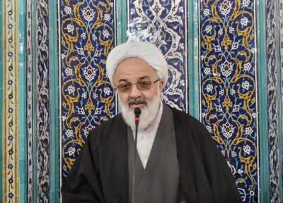  امام جمعه آرادان: مردم در ۲۲ بهمن دشمن را ناامید کردند