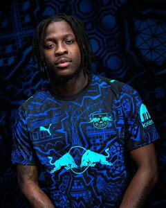  به معنای واقعی کلمه، زیبا و خاص؛ رونمایی لایپزیش از پیراهن ویژه خود / عکس - پارس فوتبال