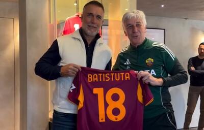  حضور گابریل باتیستوتا در باشگاه آاس رم و ملاقات با سرمربی و بازیکنان - پارس فوتبال