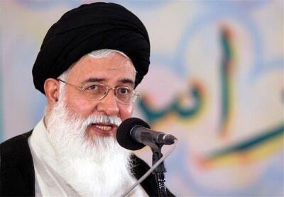  خطیب نماز جمعه مشهد: امروز دنیا نه تنها با تجهیزات جنگی ایران بلکه با جمعیت چند ده میلیونی مواجه است