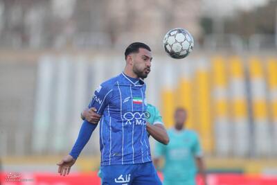  مهاجم جنجالی استقلال شاکی شد