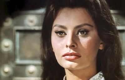  عکس: تصویری از سوفیا لورن پیش از دیدار با ملکه الیزابت